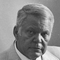 يوسف السباعي